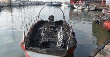 מוכר למשטרה מעכו נעצר בחשד להצתת סירות ועסק בעיר העתיקה