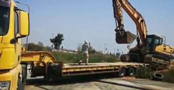 אישום: אב ובנו מרהט סחטו באיומים קבלנים באריאל