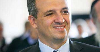 עתירה נגד כרמל שאמה הכהן בדרישה כי יחשוף את יומן הפגישות שלו