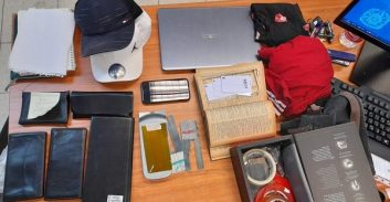 המשטרה חושפת: חדר עבודתו של זייפן כרטיסי אשראי