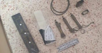 אישום: רכיבים לשלושה מטעני חבלה בארון הבגדים