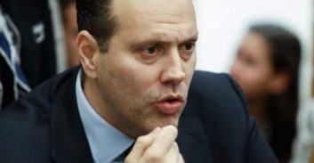 ח"כ מיקי זוהר נחקר בחשד לסחיטה באיומים כנגד מנדלבליט