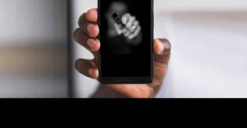 כתב אישום: סלפי עם אמצעי לחימה