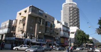 פוסטה כחול לבן: בעד ונגד העבודות ברחוב בוגרשוב בת"א