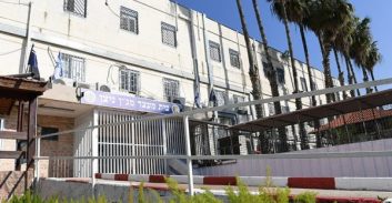 כתב אישום: כיפה אדומה עם מים רותחים בבית מעצר ניצן