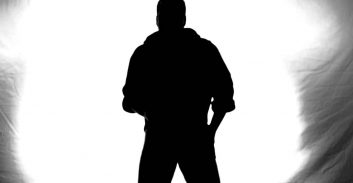 שוחרר באיזוק נאשם בכיר בארגון פשע כלכלי