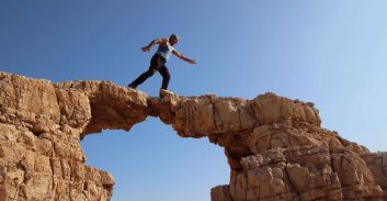 זוכה מטייל שהואשם בסטייה משביל לא מסומן