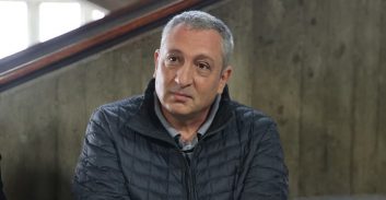 תיק 4000: הותרו לפרסום קטעים מהעדות הגנוזה של ניר חפץ על המקורבת