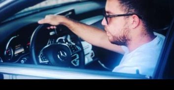 אישום: צעיר מנתניה עקץ 400 אלף שקל מחשבונות בנק