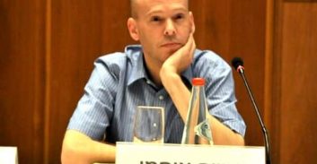 איש הקרח – מקצוען ריכוזי וחסר פשרות