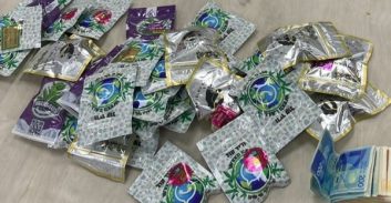 מוכר למשטרה נתפס עם קילוגרם קנאביס ברכב