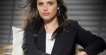 איילת שקד מחפשת קאמבק ומציעה סנגור לתפקיד פרקליט מדינה