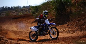 עבודות שירות לרוכב אופנוע שנהג בפסילת רישיון