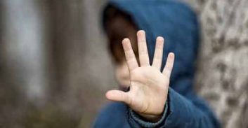 אלימות במשפחה בחסות ניכור הורי