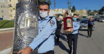 שדרות: עבריין נאשם בגניבת ספרי תורה בשווי 640 אלף שקל