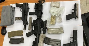 צפון: חשוד שריסס בירי ארבעה רכבים חדישים של שכנו