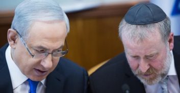 בג"צ נערך להכריע במחלוקות בין נתניהו למנדלבליט