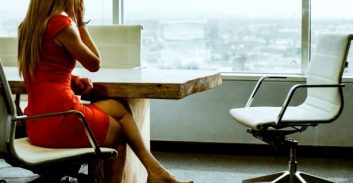 עדת המדינה: "אורן קובי איים עלי שאהיה ענבל אור הבאה"