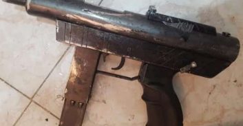 קרית גת: מוכר למשטרה החזיק תת מקלע בתקרת גבס כפולה