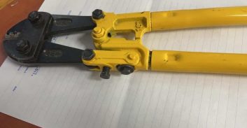 פלסטיני משטחי הרשות פרץ למסגד בטייבה וגנב קופת צדקה