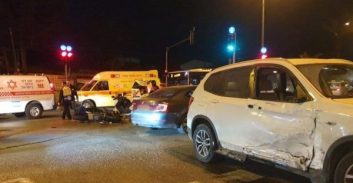 אישום: פנה שמאלה באור אדום והתנגש באופנוע שרוכבו שנהרג