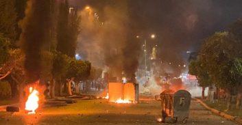 אבנים יודו על תחנת משטרת מג'ד אל כרום, משרדי הרווחה בטובא זנגריה הוצתו