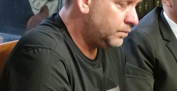 אורן שטרלינג מזיל דמעות במסיבת עיתונאים: "אני קורבן למסע נקמני"