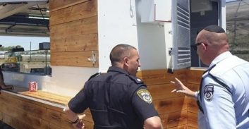 קרטל האוכל: ביקורת שיפוטית על מבצע הסביח של משטרת חדרה