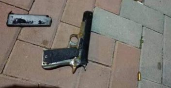 בית שאן: ישראלי ופלסטיני נעצרו על נשיאת נשק שנמצא בחצר בניין