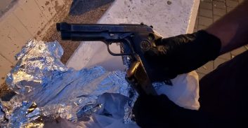 ת"א: מוכר למשטרה נעצר בחשד להחזקת אקדח ברטה 9 מ"מ