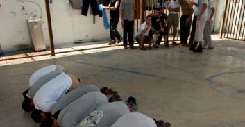 הפרקליטות האשימה קטין בעבירה פלילית, שב"ס כלא אותו עם בטחוניים