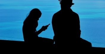 השופט אישר: בן-זוגה של האם יירשם כ"אב פסיכולוגי" לבתה כדי שלא תיחשב ממזרה