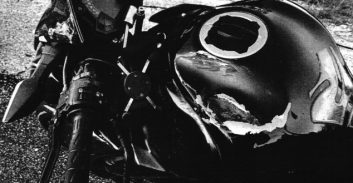 הסדר טיעון לנאשמים שגנבו אופנוע משולי כביש בינעירוני