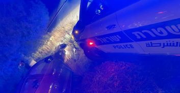 שישה פלסטינים נתפסו "על חם" נוהגים ברכבים גנובים בדרך לשטחים