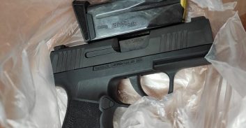 מוכר למשטרה הודה בגניבת אקדח וארנק ממשרדי הפרקליטות