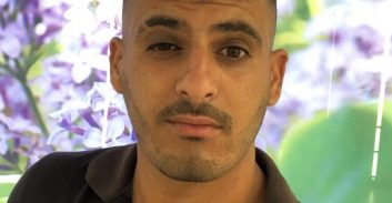 אישום: יצר קשר עם קטינים, דרש תמונות מיניות וסחט אותם