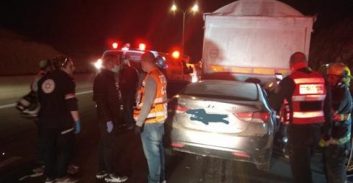 כתב אישום: התנגש מאחור במשאית וגרם למות שני חבריו חבריו