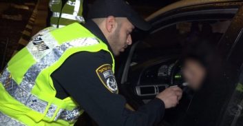 חשד: נהגת שיכורה הסיעה את ילדיה הקטנים במהירות של 134 קמ"ש