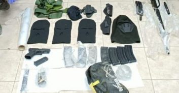 המשטרה: שלושה צעירים מנצרת נתפסו עם כלי נשק בדרך לביצוע רצח