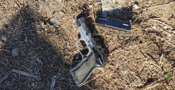 המשטרה תפסה בכניסה לנצרת אקדח ברטה ברכב שליווה עצורים שהשתחררו