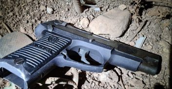 צפו בסרטון: שוטרי מג"ב עצרו בבסמת טבעון חשודים בהחזקת אקדח טעון ורימון