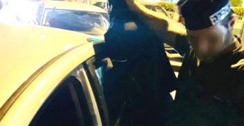 על חם: שלושה חברי כנופיית גובי חובות נעצרו בחשד להצתת דירה בחולון