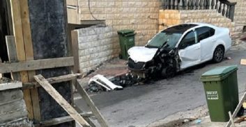 צפו בסרטון: אלמוני מניח מטען חבלה מתחת לרכב בעוספיה