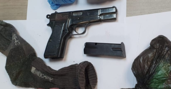 בן 18 שאחיו נרצח נעצר בחשד להחזקת אקדח בדיר כבשים