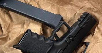 שחרור באיזוק אלקטרוני לצעיר מרמלה שהואשם בנשיאת אקדח ותחמושת