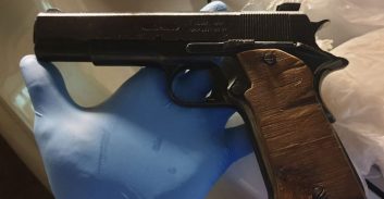 אשקלון: צעיר נעצר בחשד להחזקת אקדח