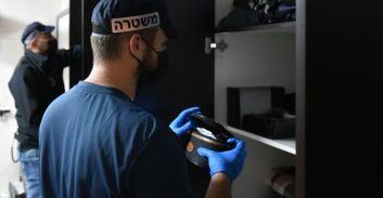 מחוז צפון: חמישה כלי נשק וארבעה מטענים נתפסו במבצע נגד אמל"ח