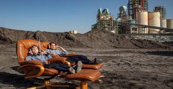 חברותא: אמנים חרדים וחילונים במוזיאון בית משפט העליון