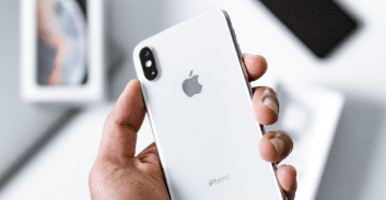 בית המשפט: ניתן לדון בישראל בתביעה ייצוגית נגד חברת "אפל" העולמית