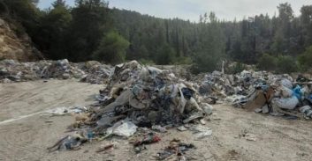 השליכו פסולת במחצבת 'בית מאיר' הסמוכה לבית שמש ונתפסו על חם